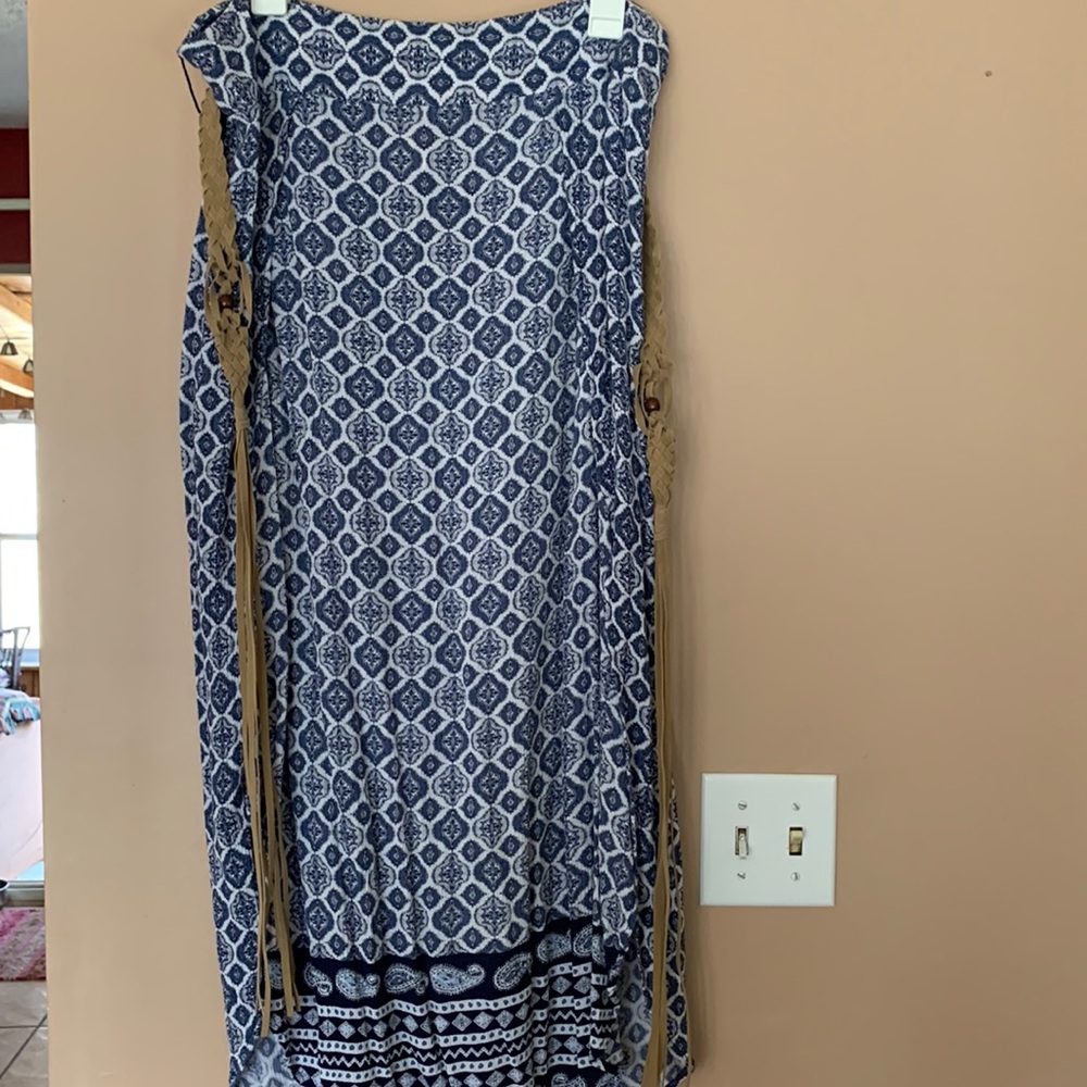 Faded Glory blue and white pattern skirt, size 14